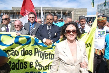 Imagem da notícia FENAFISCO ACOMPANHA MARCHA DOS APOSENTADOS 